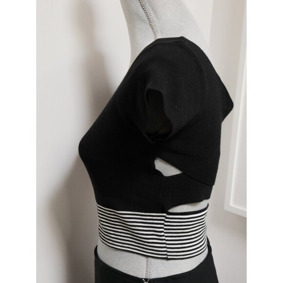 Black Striped Peek-a-boo Back Cropped Tee 🎹 LUC-CE - Picture 2 of 5
